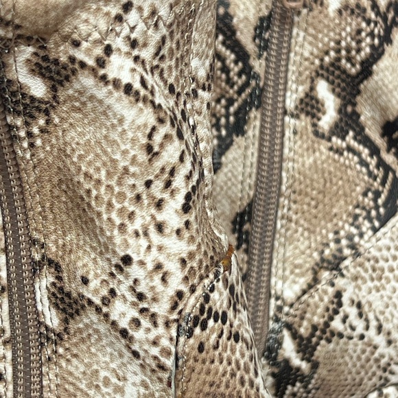 Women’s snake skin booties - Picture 7 of 7